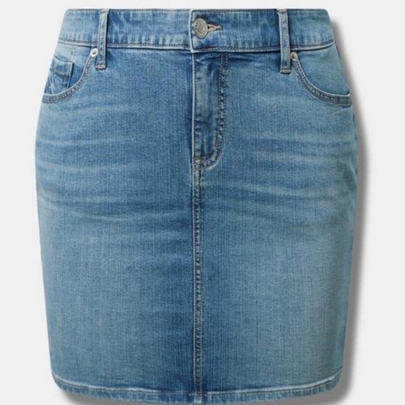 Torrid  vintage stretch denim mini skirt size 14 - Picture 2 of 4